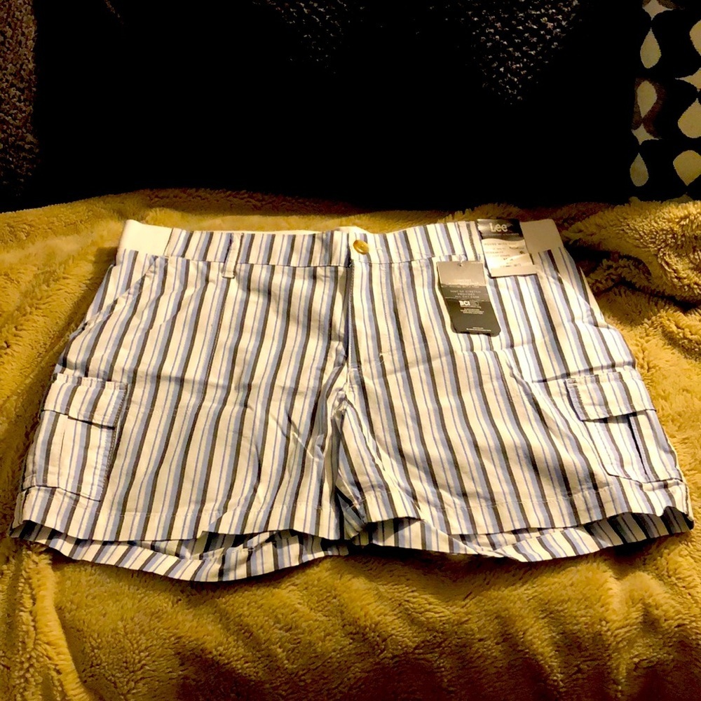 🔹4 for $30 NWT Lee Cargo Shorts